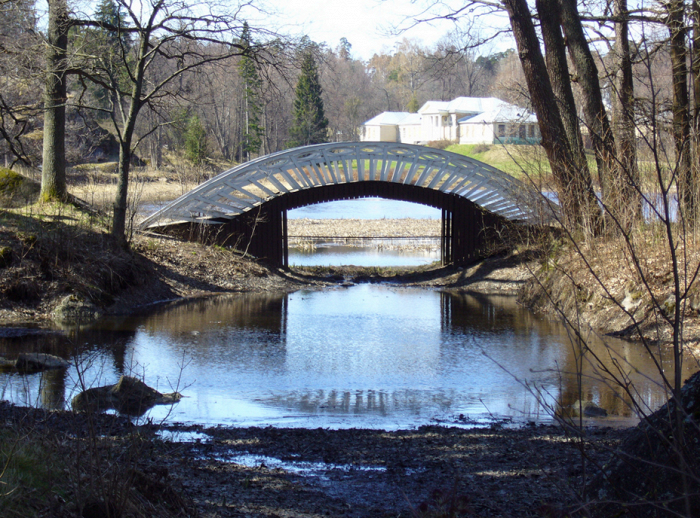 Мост в парке Монрепо