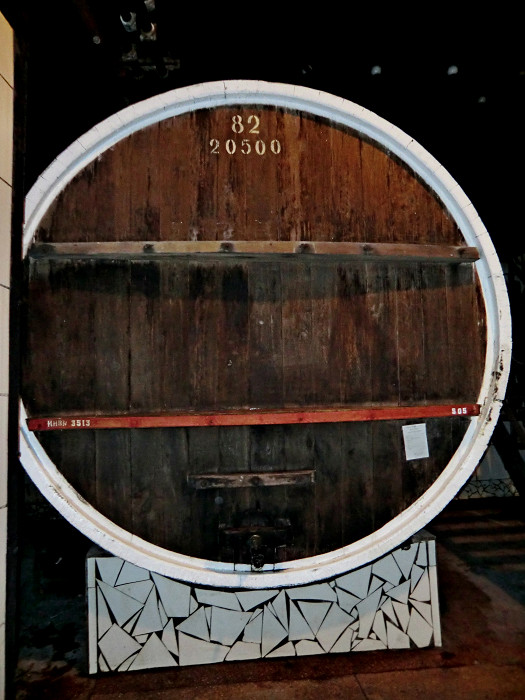 Бут в подвале Инкерманского завода марочных вин