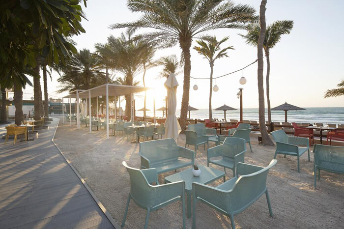 В-Эмираты-снова-можно-8-лучших-отелей-Шарджи-с-собственным-пляжем10 tiny