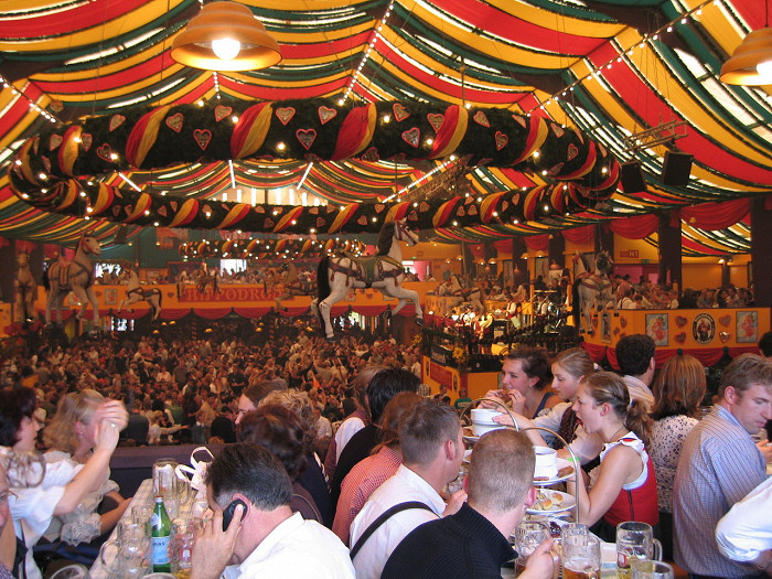 Традиционный фестиваль Октоберфест 