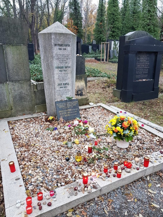 Захоронения на территории Ольшанского кладбища в Праге