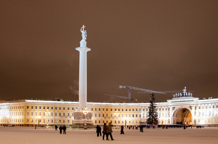 Вид на Александровскую колонну, Санкт-Петербург
