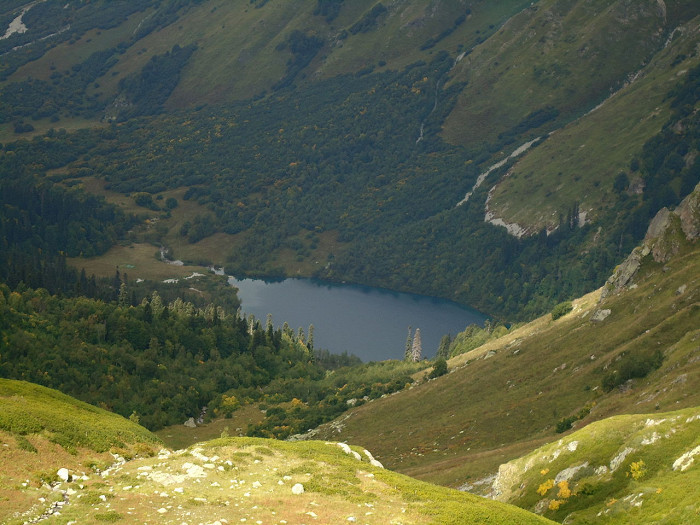 Озеро Кардывач, территория Кавказского биосферного заповедника