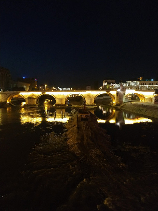 Каменный мост через реку Вардар
