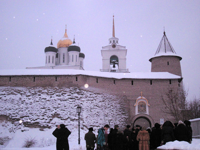 Троицкий собор в Пскове зимой
