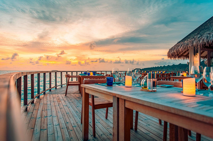 Ресторан на берегу моря на Мальдивах