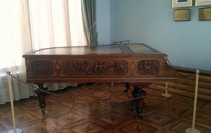 Дом-музей Арама Хачатуряна, рояль композитора