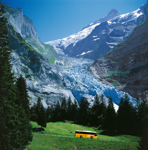 Почтовый автобус на Obere Гриндельвальд ледника