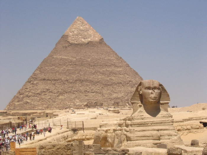 Вид на пирамиду Хефрена