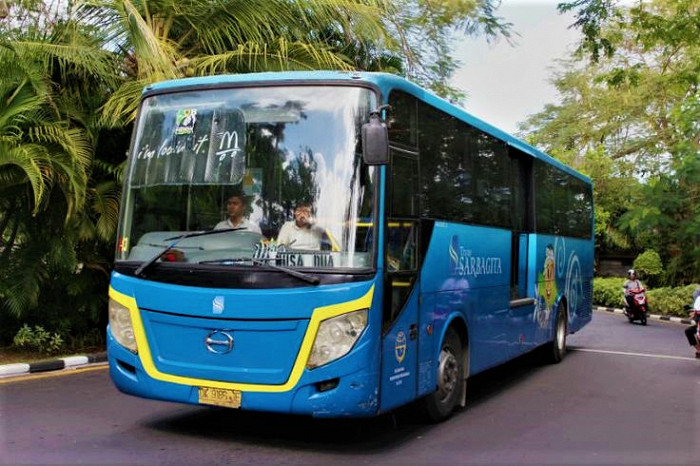 Автобус шаттл компании Trans Sarbagitа