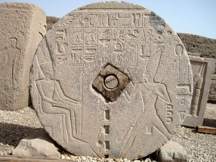 Дендера, иероглифические надписи на граните
