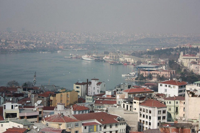 Панорама пролива Золотой Рог в Стамбуле
