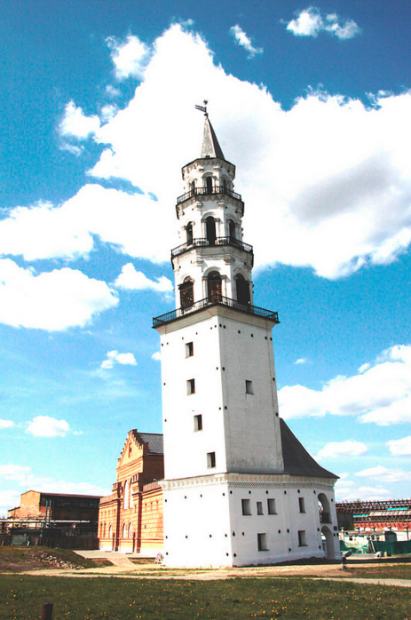Падающая башня невьянск фото