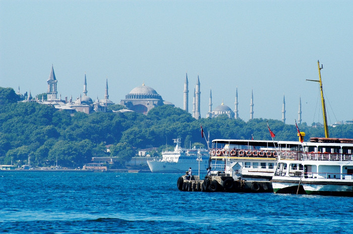 Корабли у Стамбула