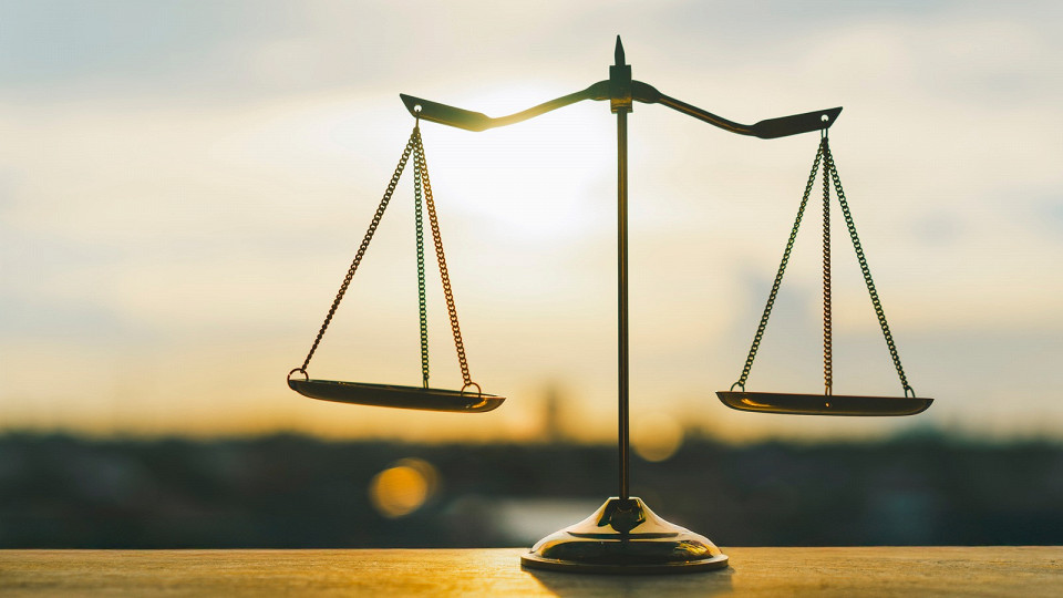 Весы правосудия