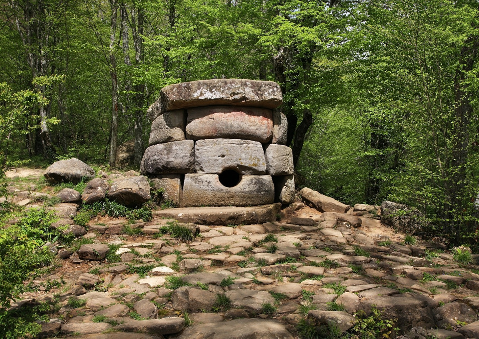 Дольмен Гармония, Геленджик
