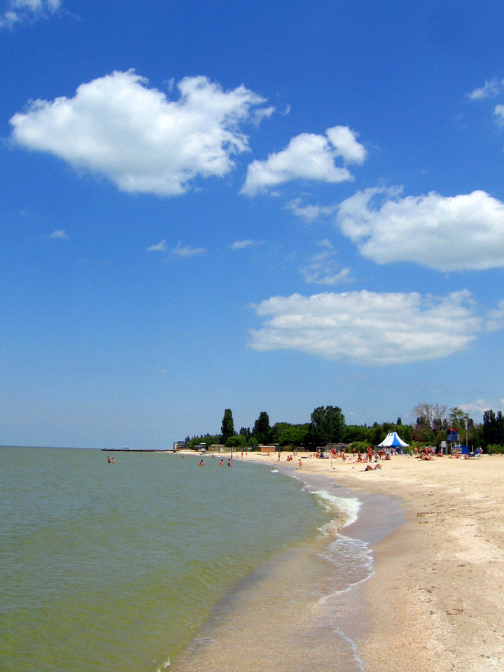 Центральный городской пляж в Ейске