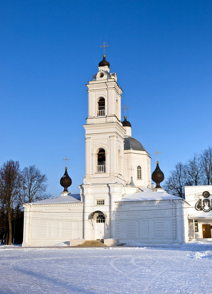 Собор Петра и Павла в Тарусе, 1785 года постройки