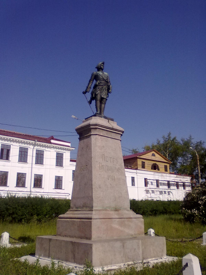 Памятник Петру I в Архангельске