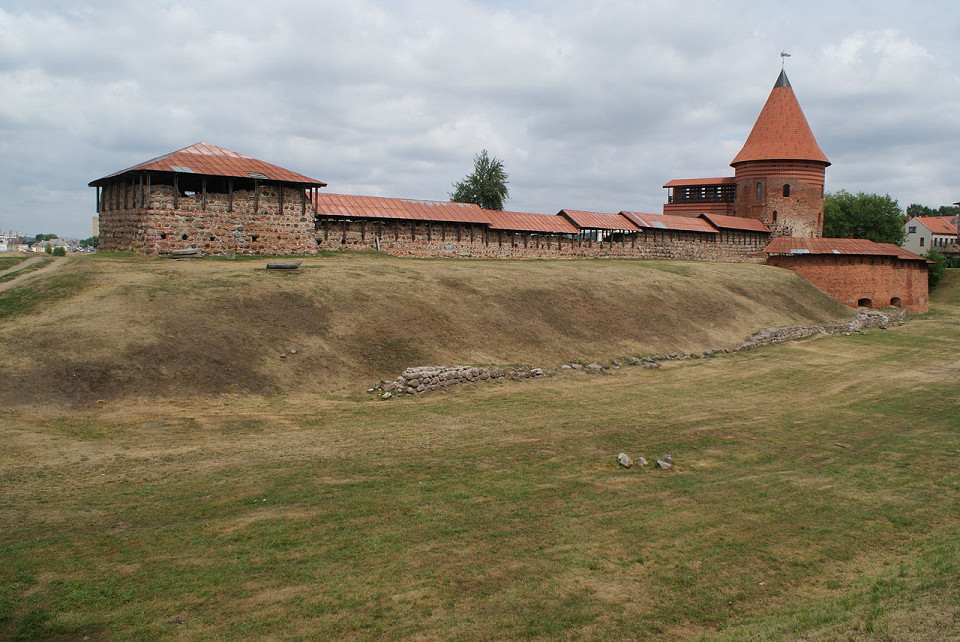Каунасский замок, хозяйственные постройки