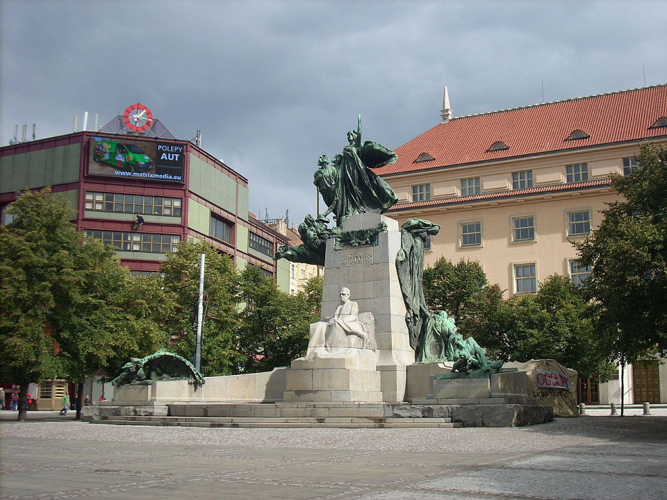 Памятник Франтишеку Палацкому, Прага