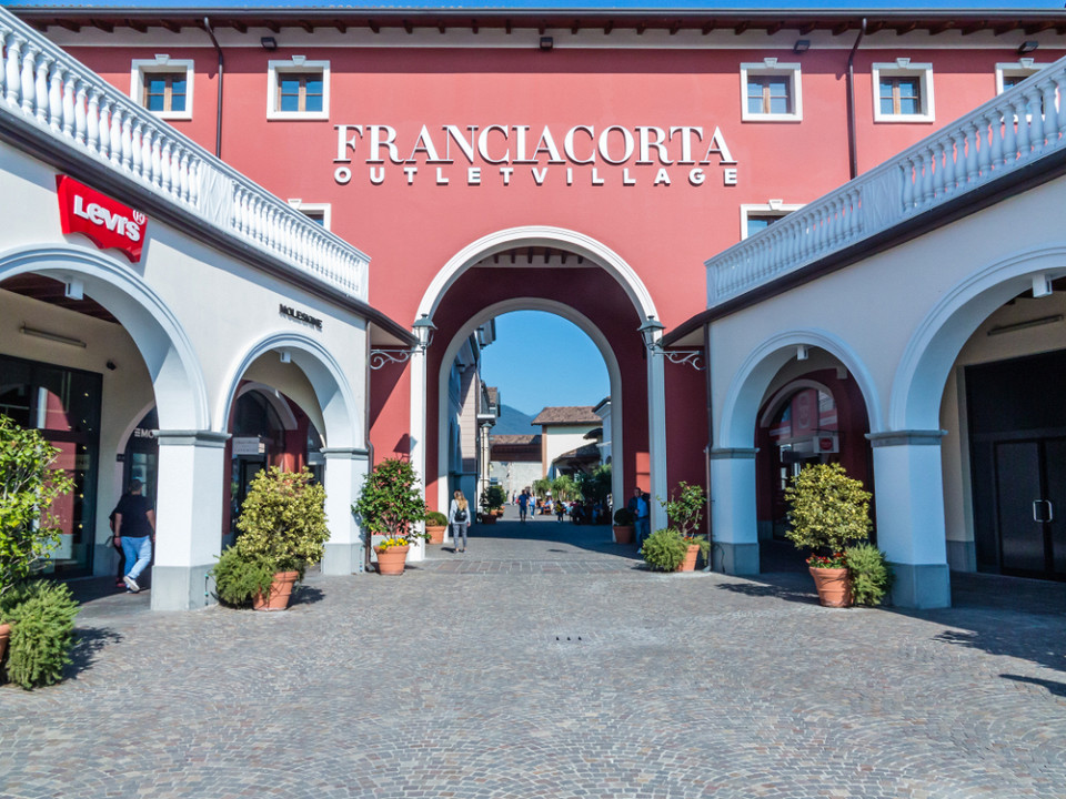  Аутлет Franciacorta Outlet Village, Милан, Италия