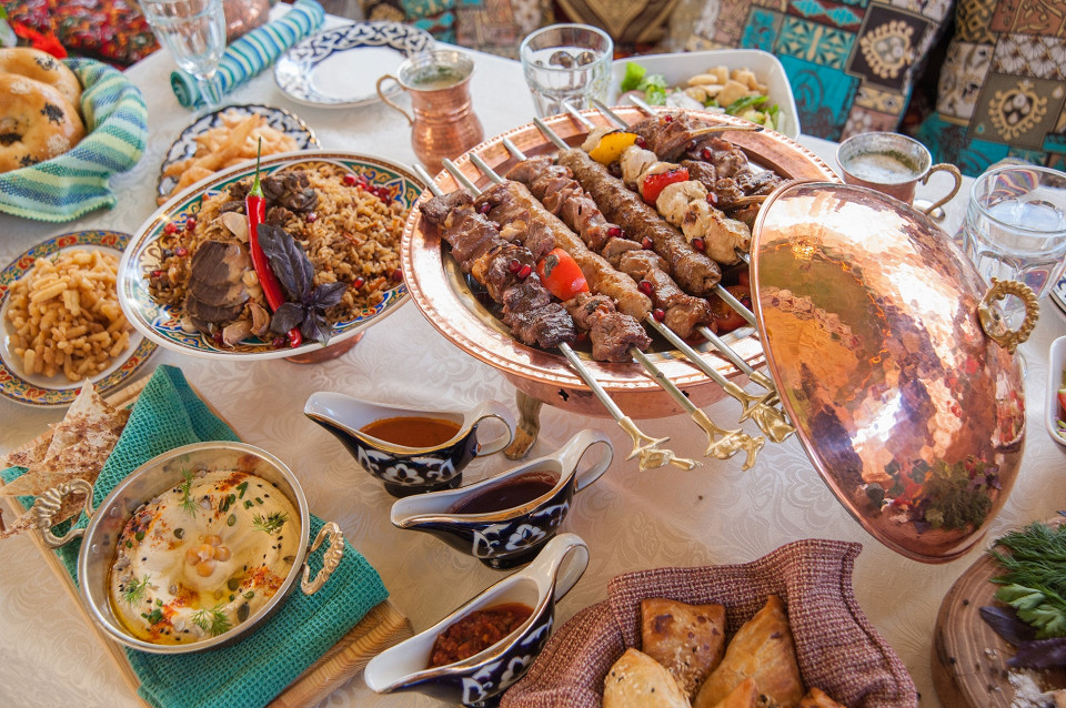 Татарские блюда на столе, национальная кухня