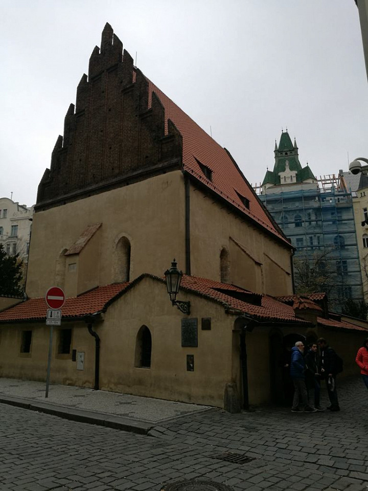 Самая старая синагога в Праге