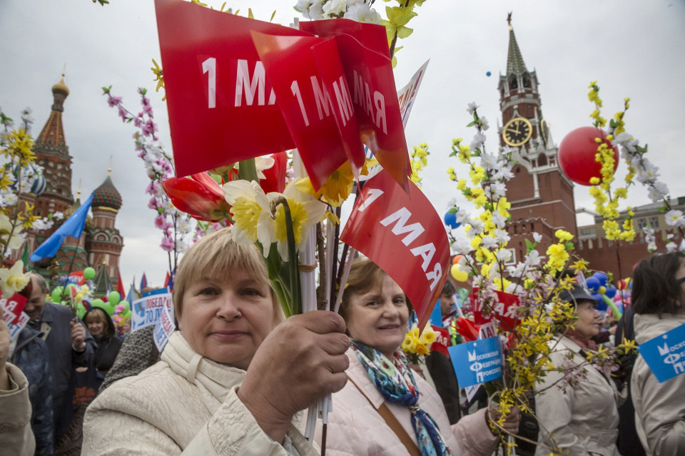 Праздник весны и труда на Красной площади в Москве