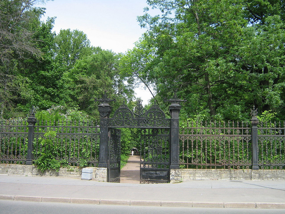 Летний сад в Кронштадте, вход
