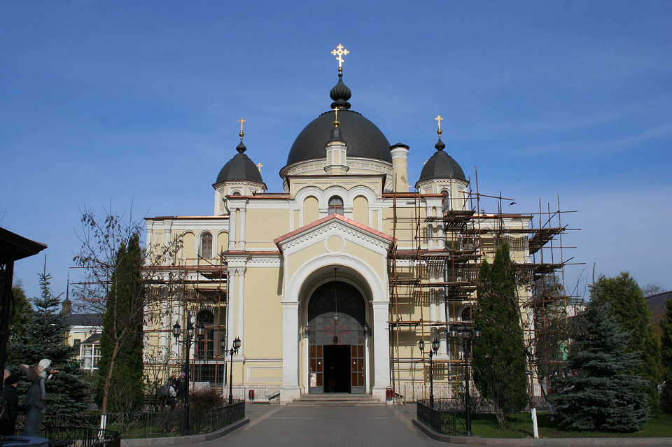 Храм Воскресения Словущего в Покровском женском монастыре (Москва)