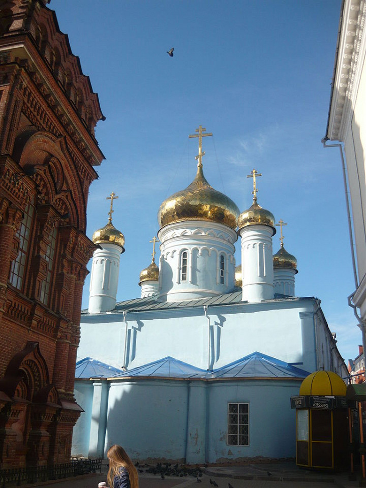 Богоявленский собор Казани, двор