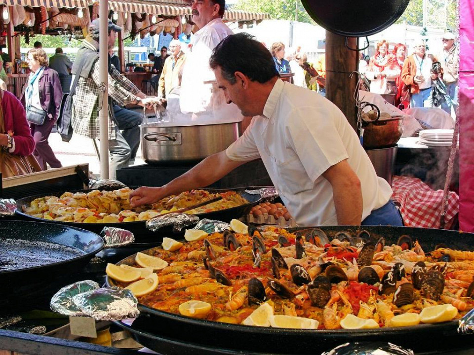 Паэлья в Барселоне