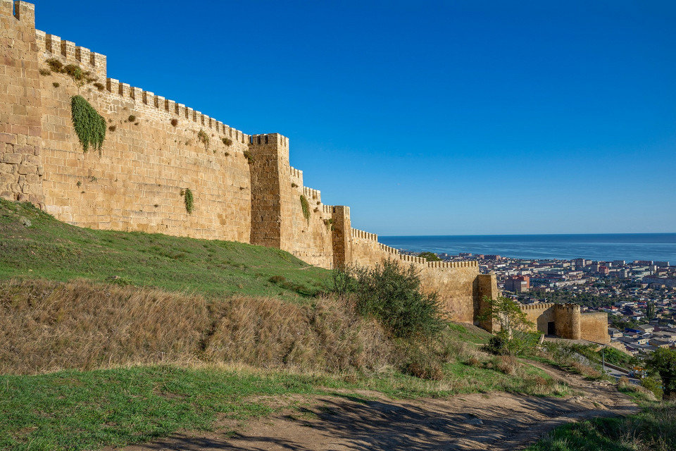 Крепость Нырын-Кала, осень