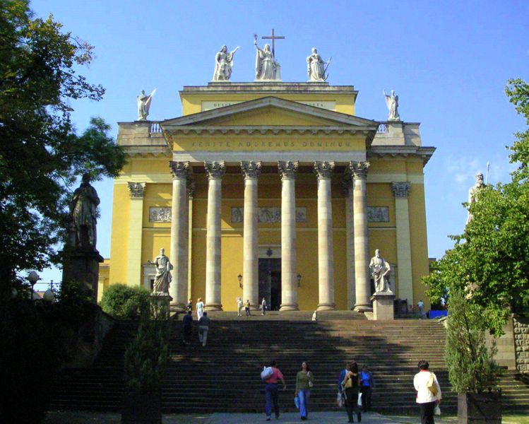 Базилика, Эгер