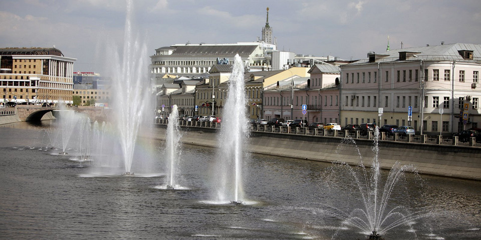 Фонтаны на Водоотводном канале