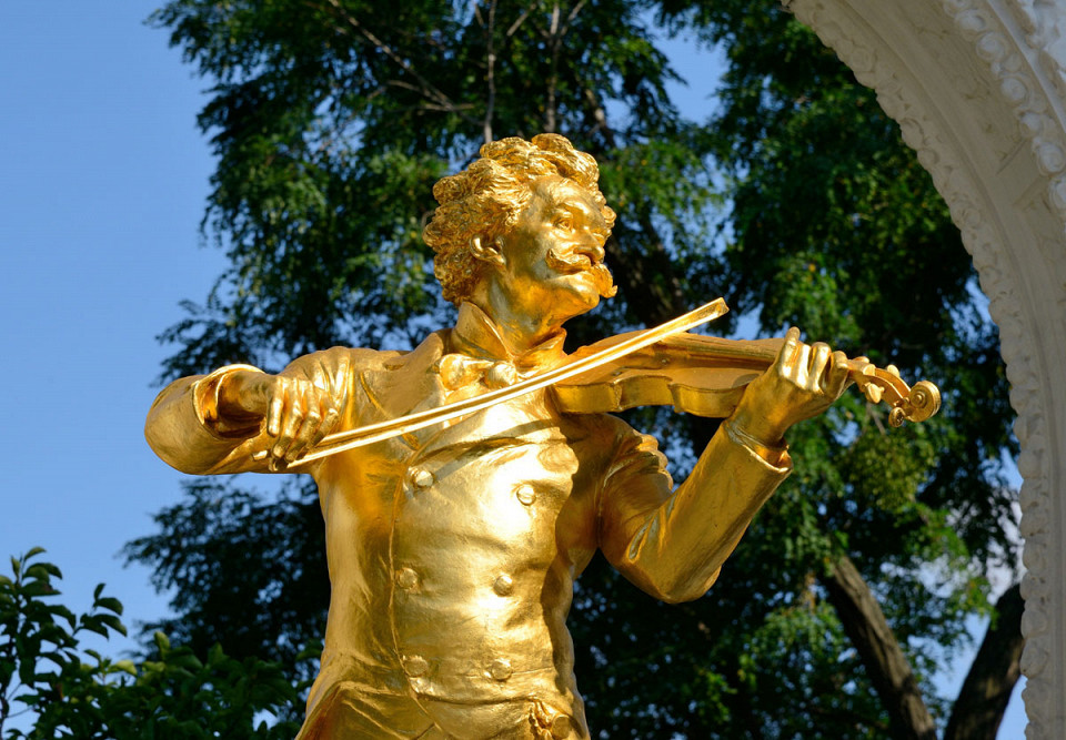 Памятник Штраусу, Вена