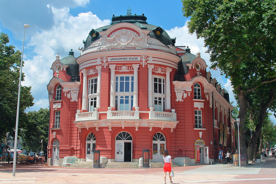 Драматический театр, Варна