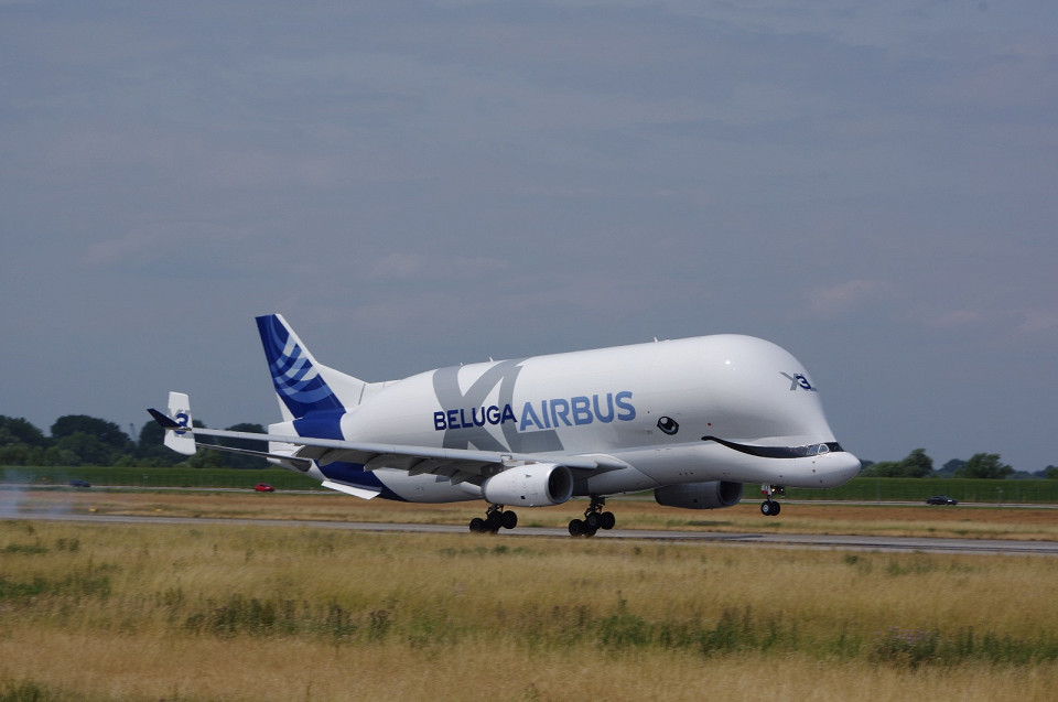 Самолет удивительной формы Airbus BelugaXL