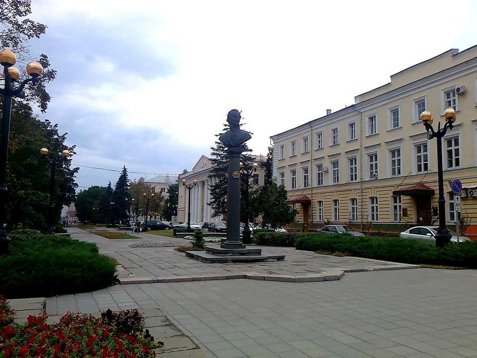 Памятник Державину в Тамбове