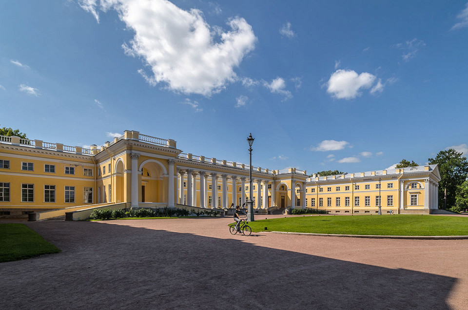 Александровский дворец