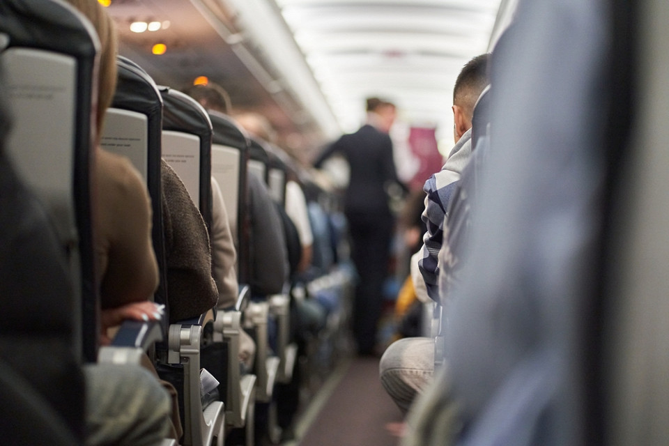 На борту самолета, 1