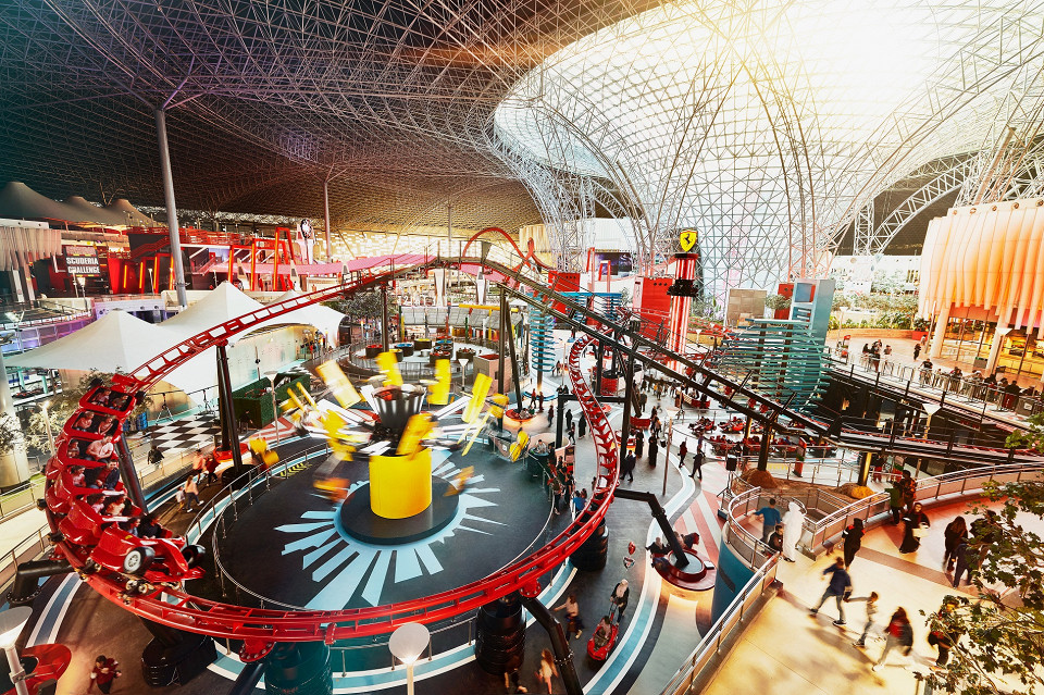 Развлекательный парк Ferrari World, аттракционы