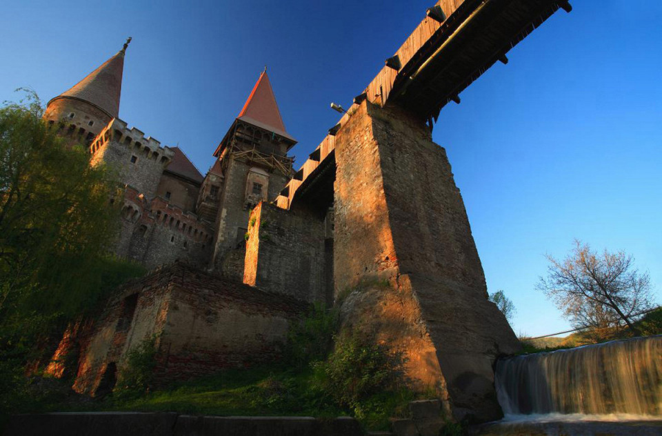 Величественный замок Корвина, Румыния