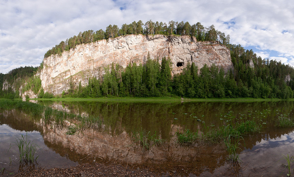 Дыроватый камень