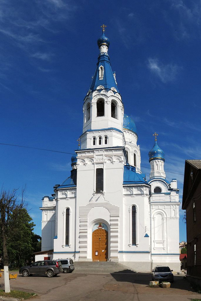 Покровский собор в Гатчине, вход