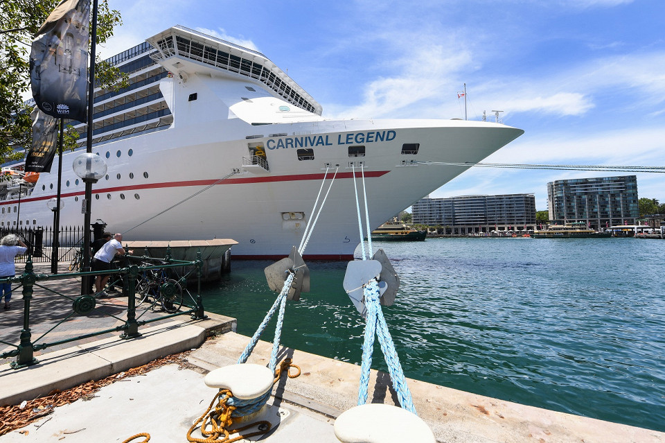 Круизный лайнер Carnival Legend