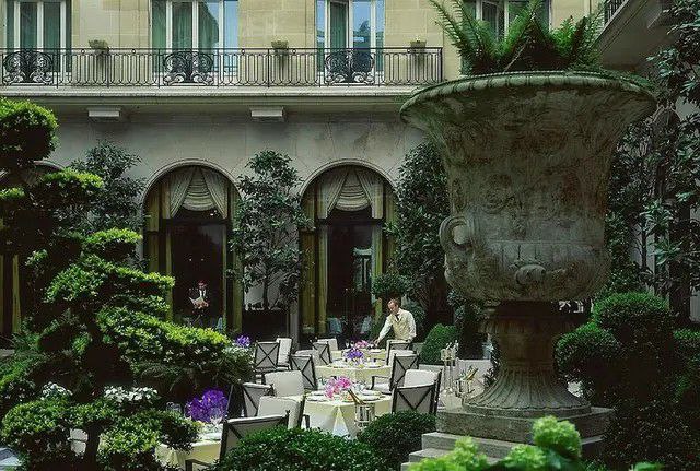 Four Seasons George V.jfif