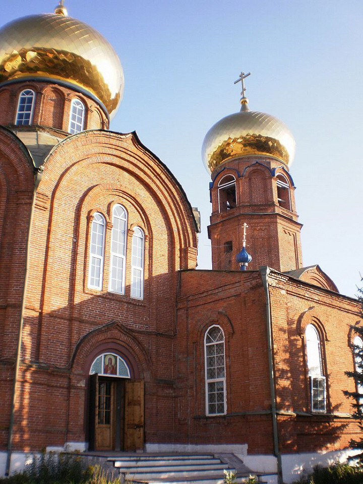 Фасад Свято-Вознесенского собора (Боровецкая церковь) в Набережных Челнах