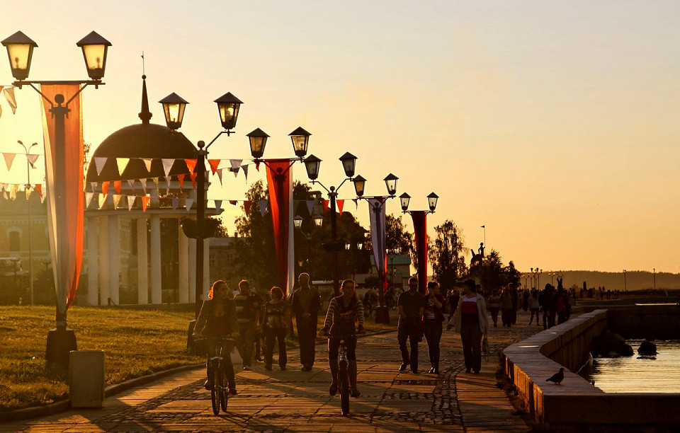 Праздничная Онежская набережная, Петрозаводск